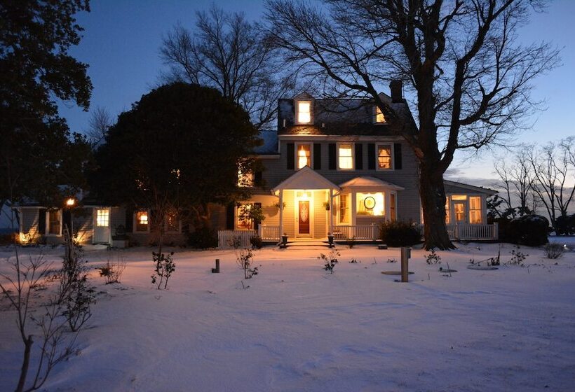 ホテル Black Walnut Point Inn