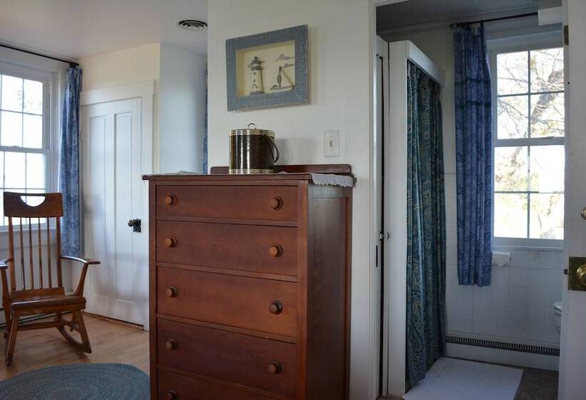 ホテル Black Walnut Point Inn