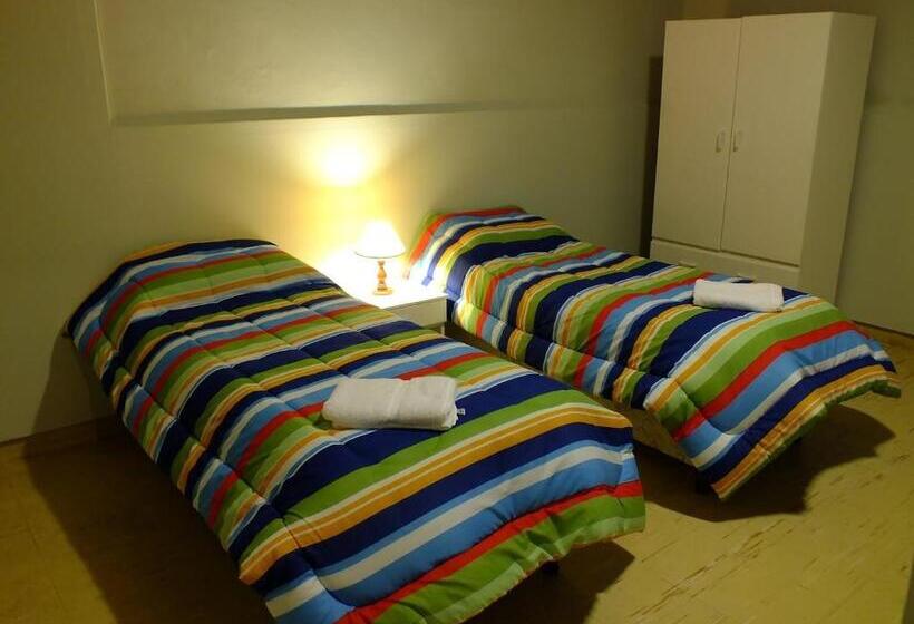 هتل Hostal Amalaya