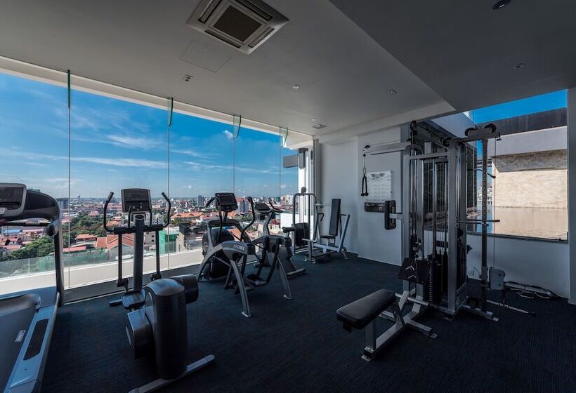 בית מלון כפרי Naki Suites @ Silvertown