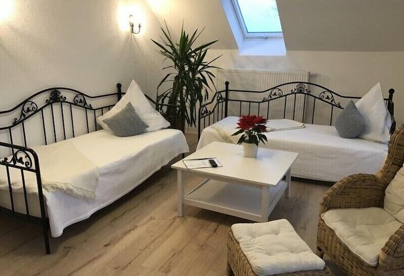 ホテル Pfeffermühle Pension Und Gastronomie Ug