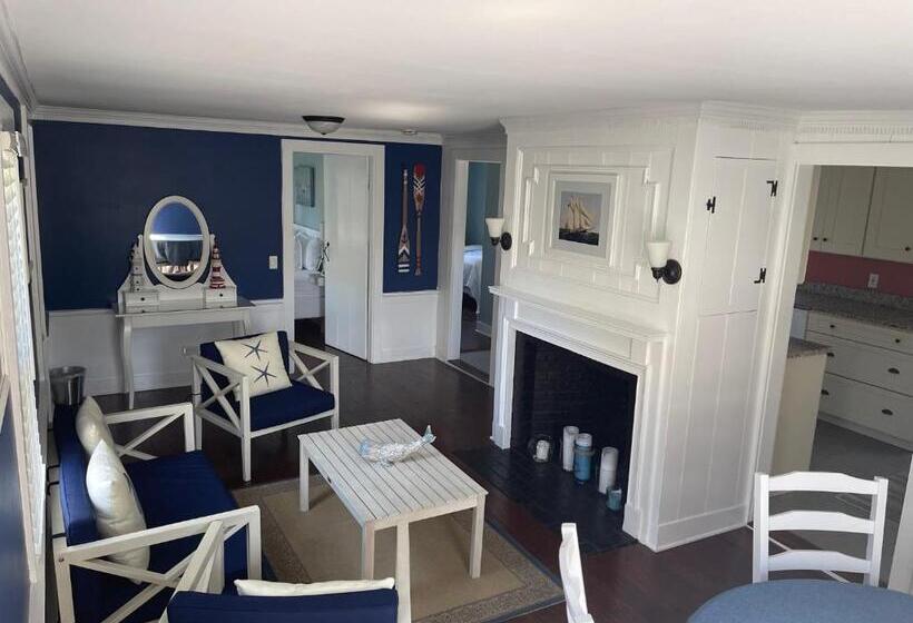 هتل The Escape Inn