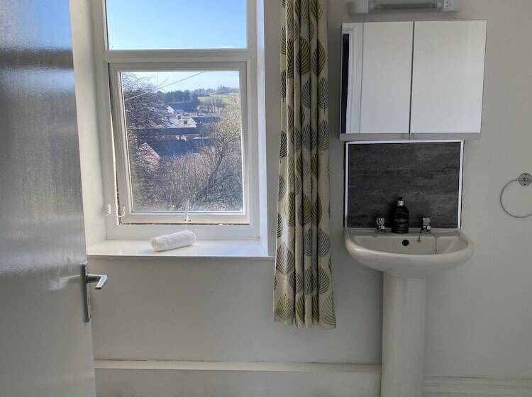 膳宿费 Number 19 Guest House   4 Miles From Barrow In Furness   1 Mile From Safari Zoo