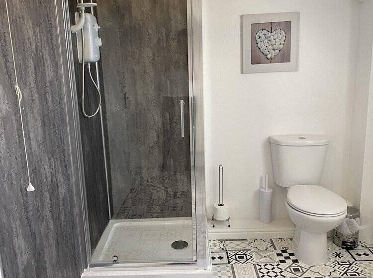 膳宿费 Number 19 Guest House   4 Miles From Barrow In Furness   1 Mile From Safari Zoo
