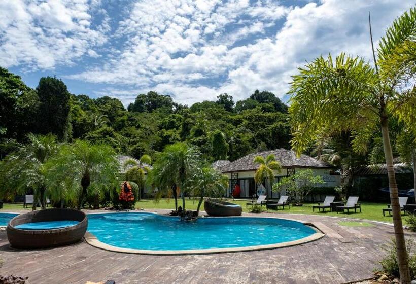 The Reef Resort