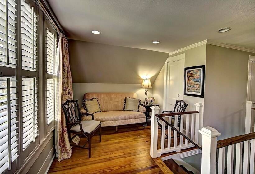 The Good House B&b