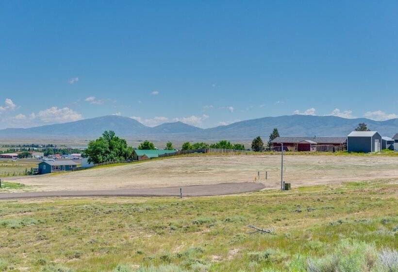 Bright Wyoming Retreat W/ Deck & Mountain Views!