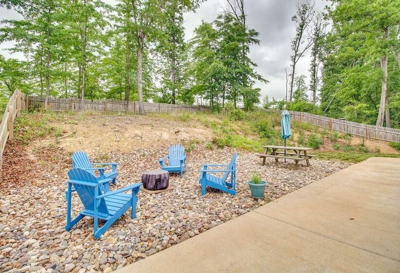 Cozy Home In Star Tannery W/ Private Backyard!
