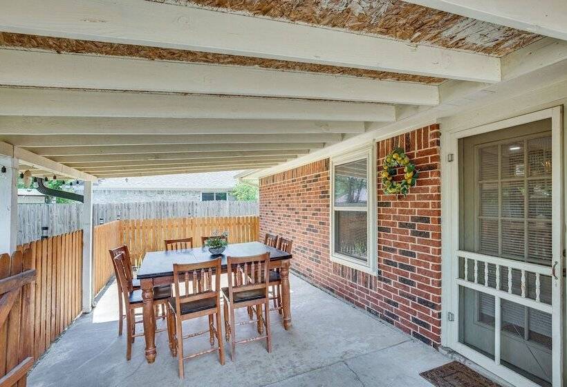 Darling Waxahachie Home W/ Yard & Fire Pit!