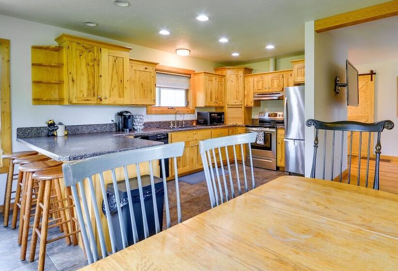 Dog Friendly Red Lodge Home W/ On Site Pond!