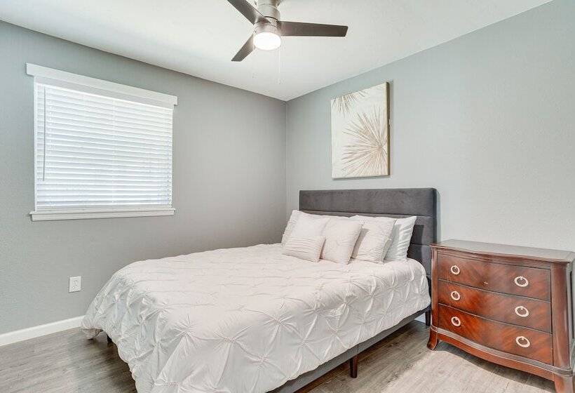 Edmond Home Near Colleges, Lakes, & Shopping!