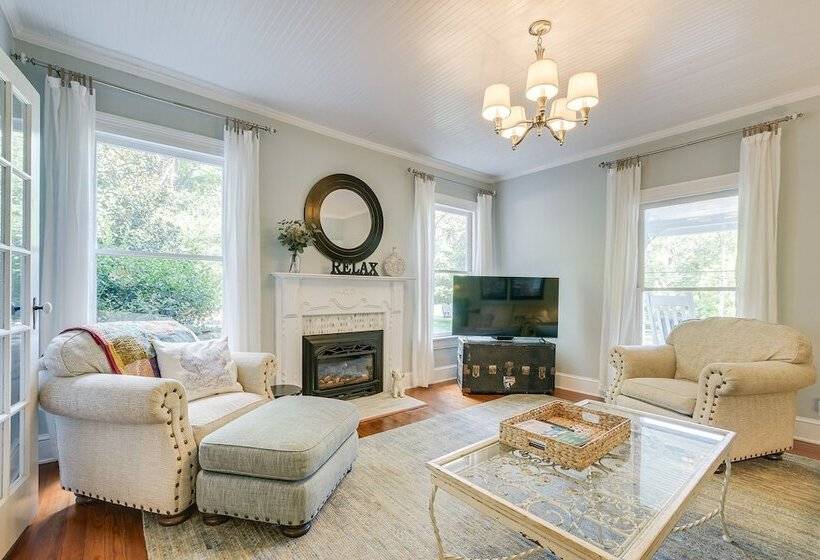 Historic & Charming Pittsboro Home W/ Fireplaces