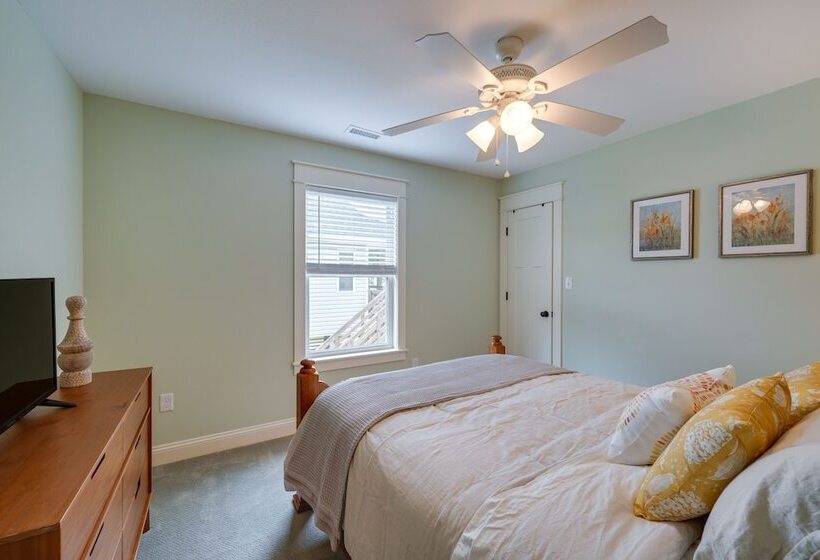 Kill Devil Hills Retreat W/ Gas Grill & Deck!