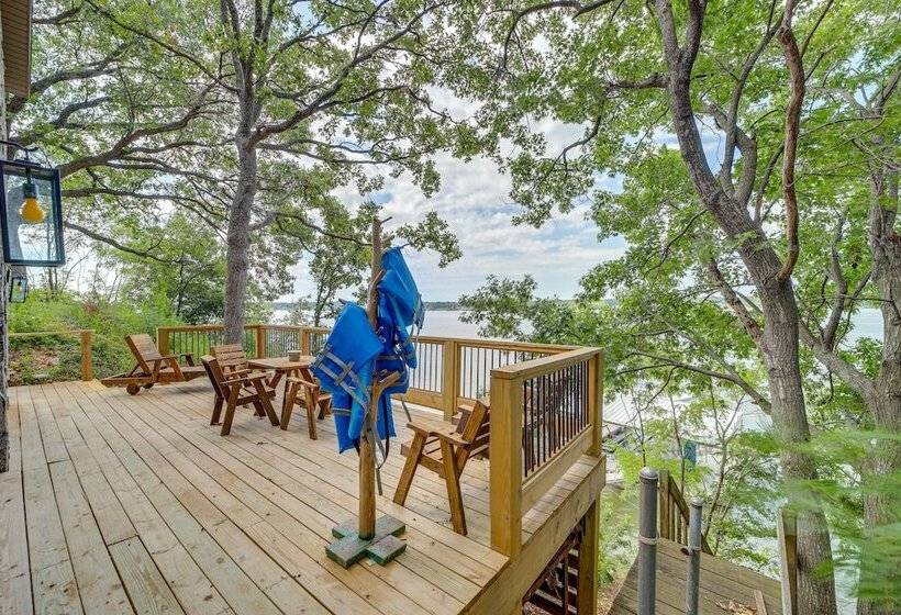 Lakefront Grove Retreat: Private Boat Slip & Dock!