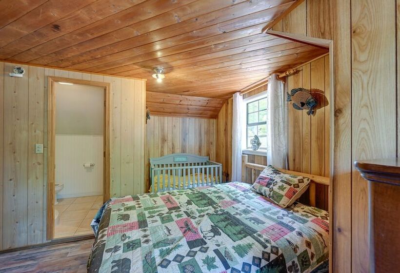 Lakefront North Carolina Abode W/ Grill & Fire Pit