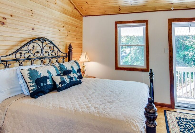 Hot Tub & Boat Dock: Lovely Lake Lure Retreat