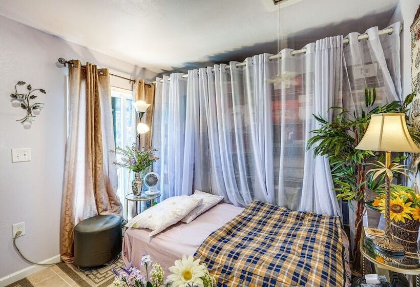 Lush Vallejo Cottage   20 Mi To Napa Wineries