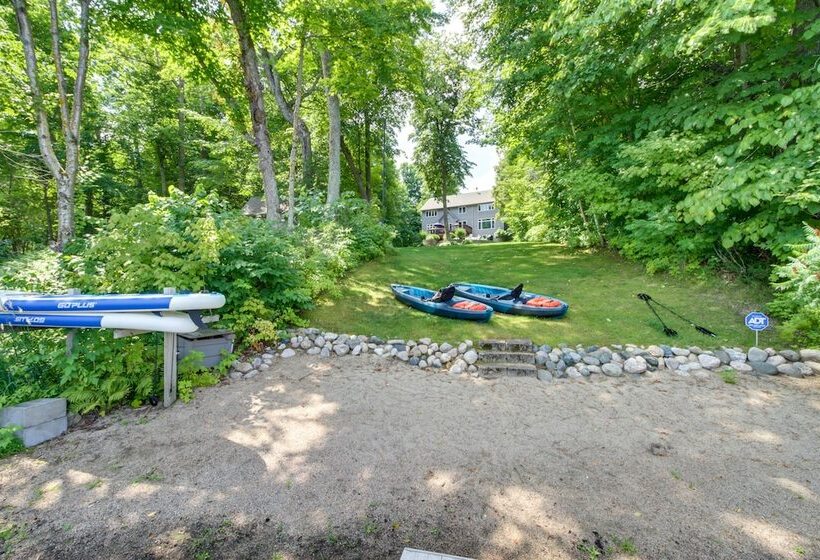Grand Rapids Retreat W/ Private Boat Dock