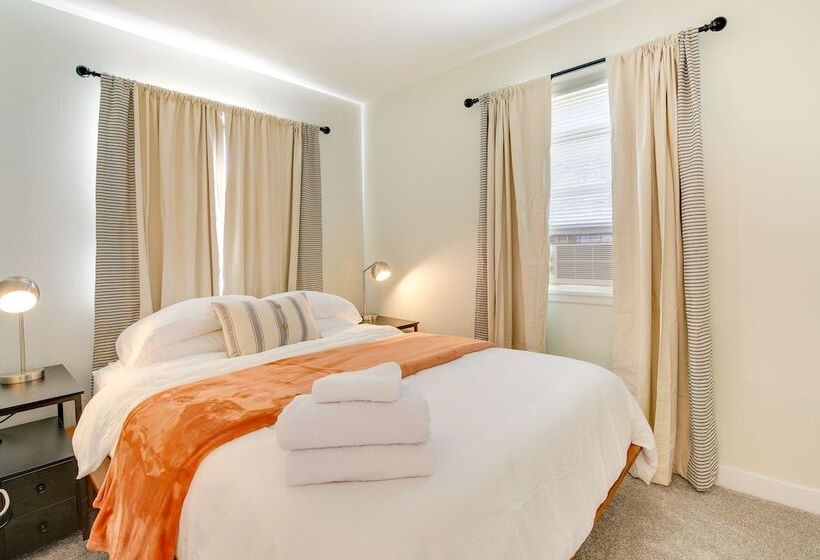 Modern Rapid City Home ~ 3 Mi To Dinosaur Park!