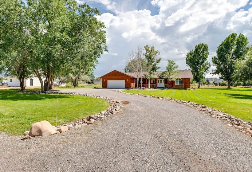 Montrose Retreat W/ Stunning Mountain Views!