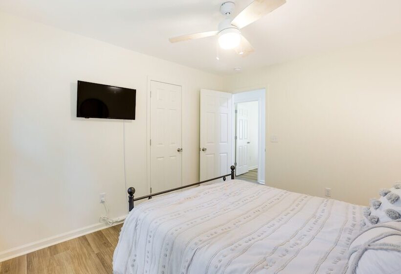 Northport Game Day Getaway: 5 Mi To University!