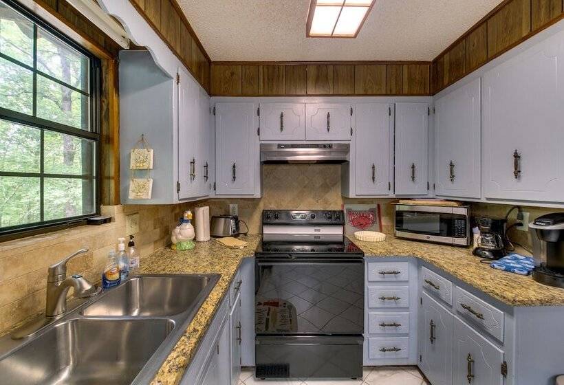 Peaceful Cabin: 3 Mi To Hot Springs National Park!