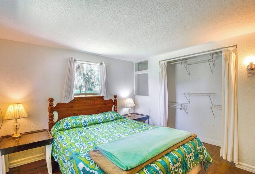 Quiet Crescent City Home W/ Fire Pit, Boat Parking