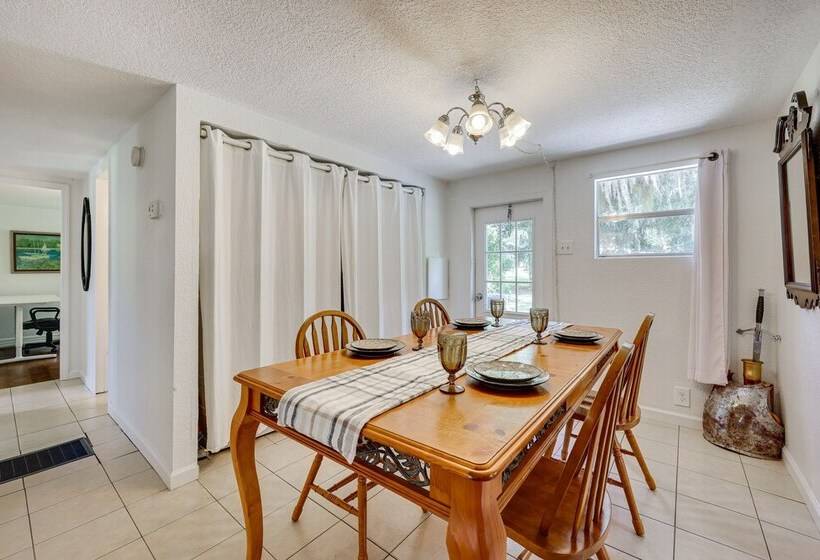 Quiet Crescent City Home W/ Fire Pit, Boat Parking