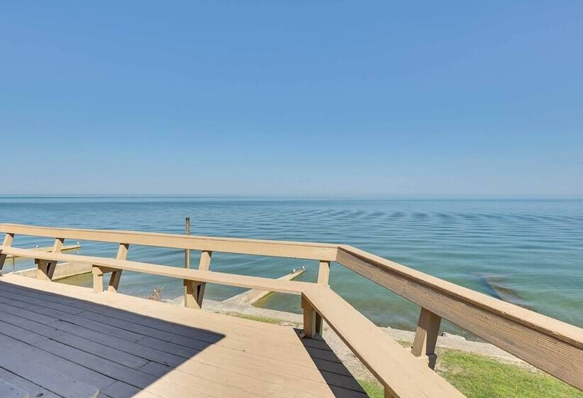 Scenic Geneva Cottage W/ Lake Erie Beach Access!