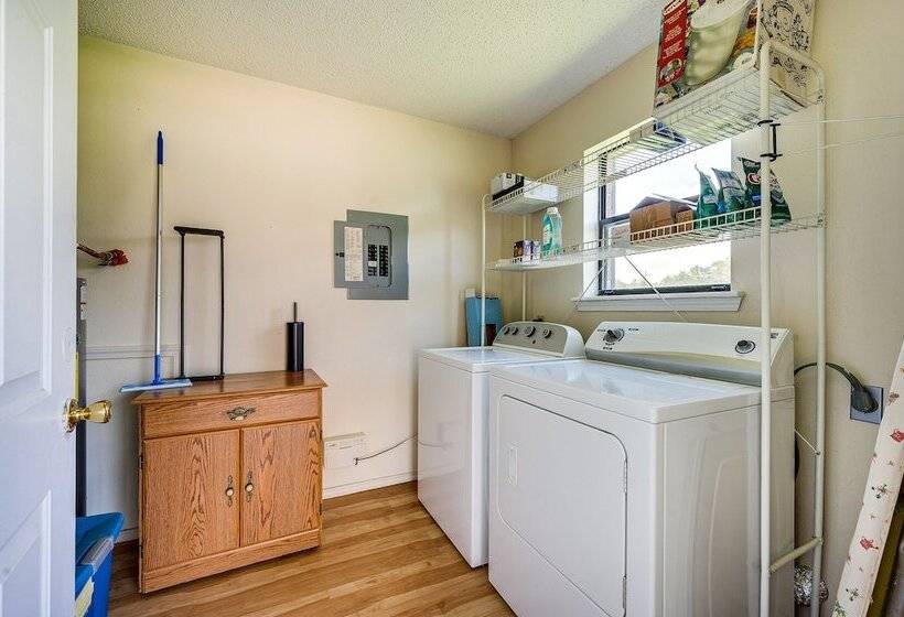 Secluded Broken Bow Escape W/ Fishing Pond & Pier!