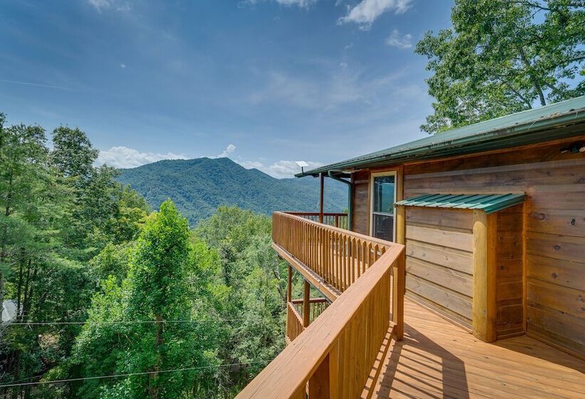 Skyview Retreat  Cabin W/ Mountain Views!