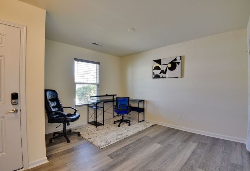 Spacious Gastonia Home W/ Pool Access!