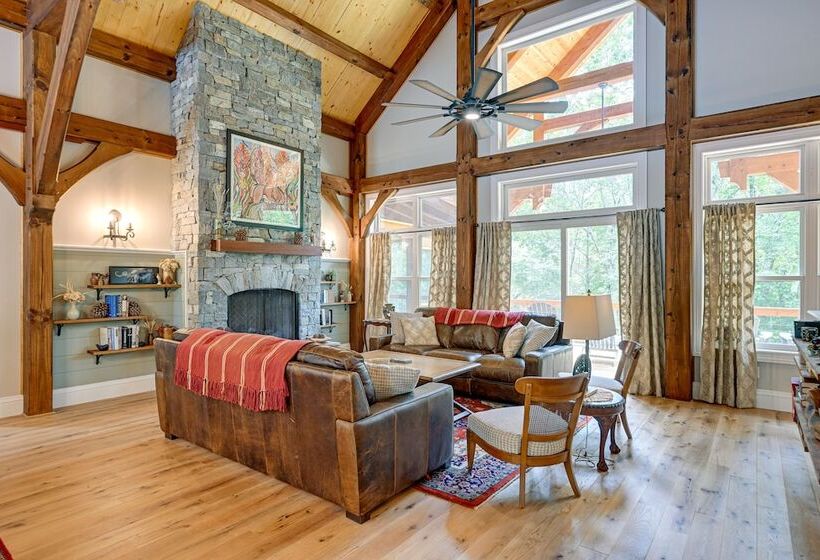 6 Mi To Dtwn Cashiers: Spacious Home W/ Deck