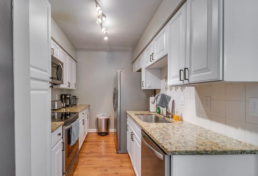 Spacious Massanutten Retreat W/ Hot Tub & Games