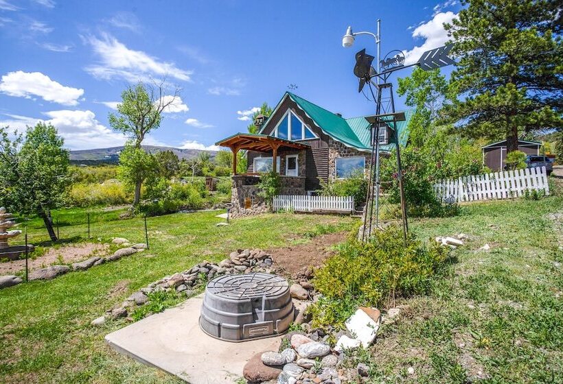 Sunny Cedaredge Home W/ Mtn Views   Hike & Fish!