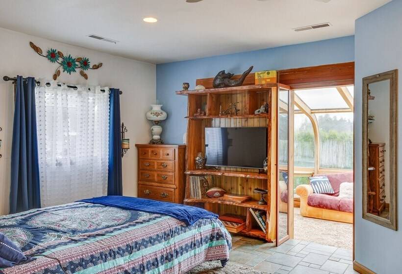 Tacoma Home On Steilacoom Lake W/ Dock!