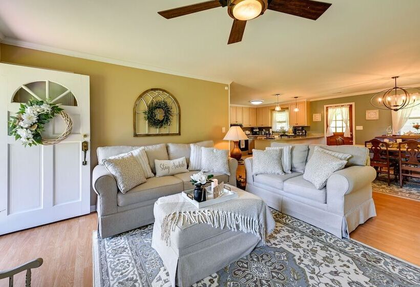 The Travis House At Lantern Springs  On Farm!