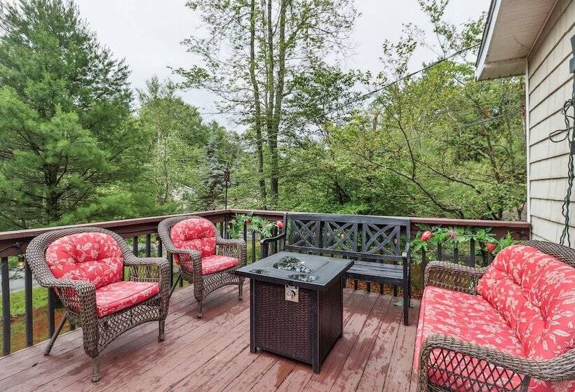 Tobyhanna Home W/ Fire Pits   9 Mi To Kalahari!