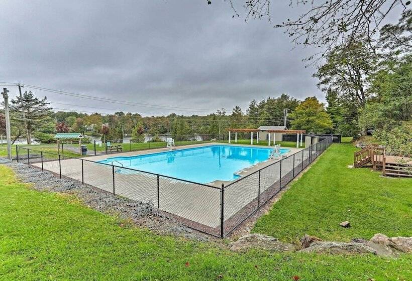 Tobyhanna Home W/ Hot Tub & Community Perks!