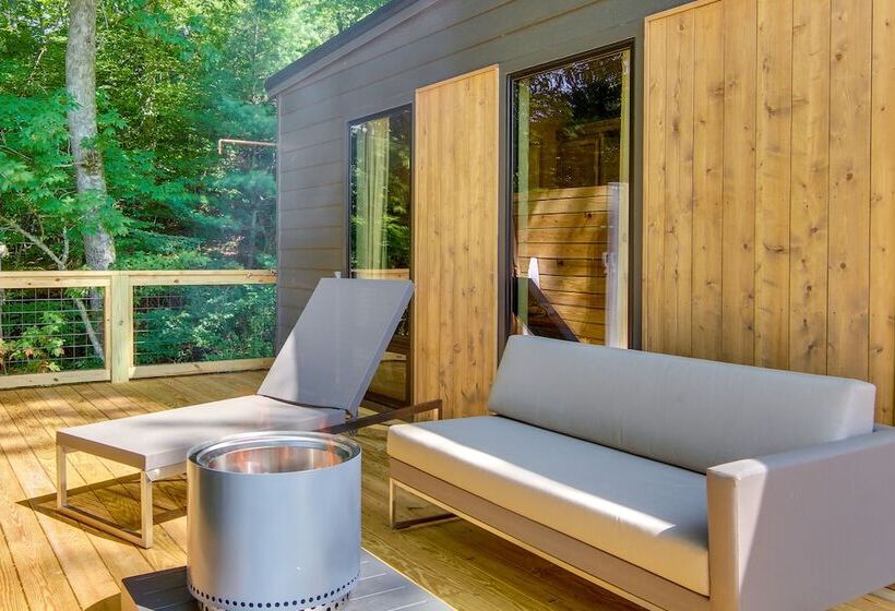 Upscale + Modern Tiny Cabin On Cane River!