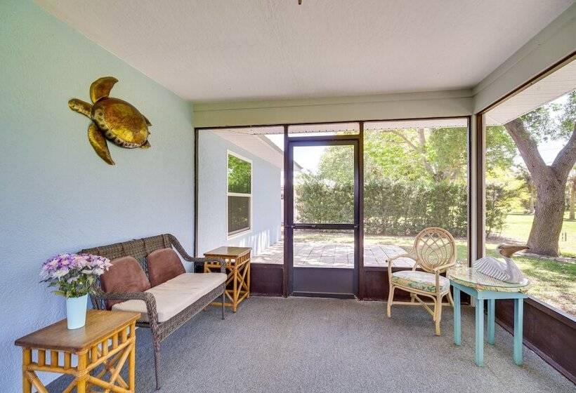 Pet Friendly Sebastian Home: W/ Porch + Lake View!