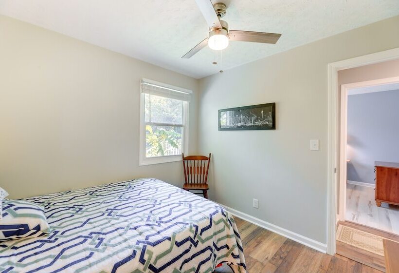 Well Equipped Morehead City Home ~ 5 Mi To Beach!