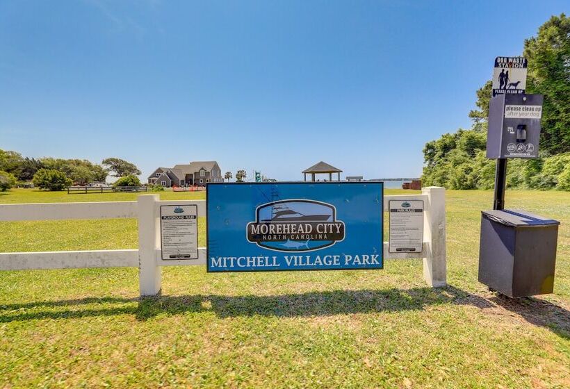 Well Equipped Morehead City Home ~ 5 Mi To Beach!