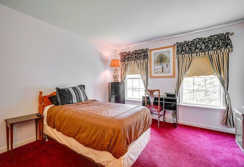 Woodsy Ballston Spa Home: 4 Mi To State Park!