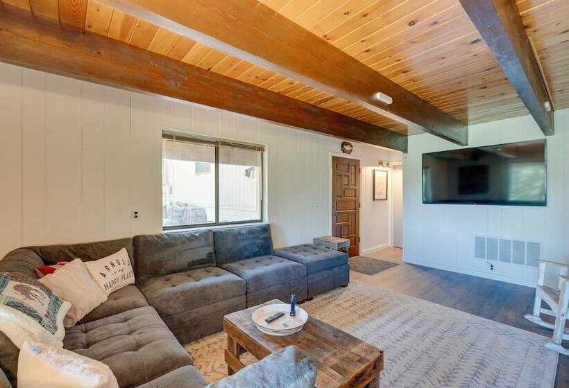 Airy Arnold Cabin Stay W/ Deck + Mountain Views!