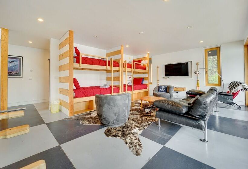 Bayfield Waterfront Cabin: Game Room & Lake Views!