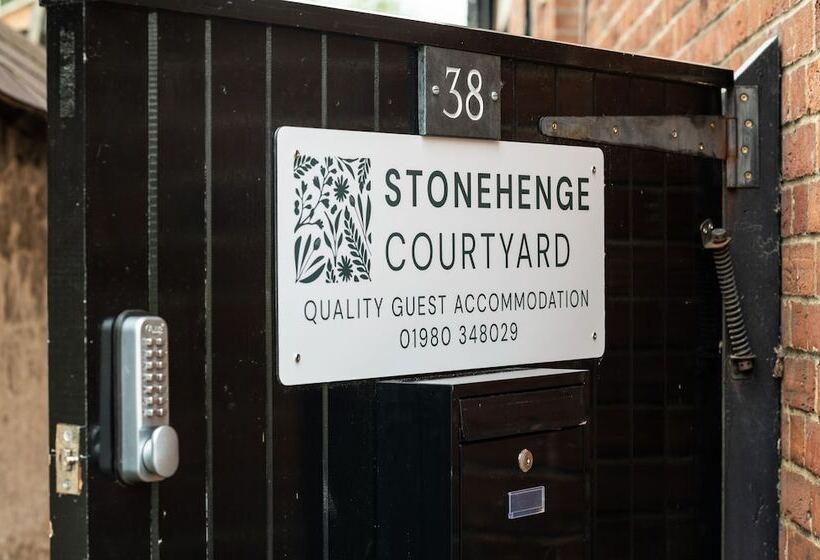 Bed and Breakfast Stonehenge Courtyard