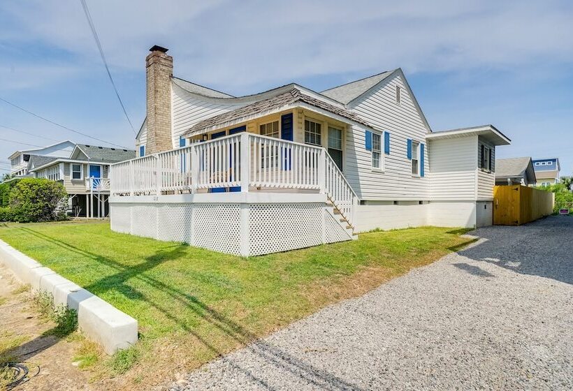 Carolina Beach Home W/ Private Deck: Walk To Shore