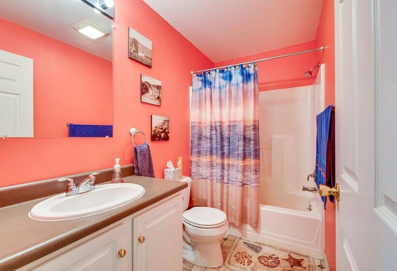 Charming Berwick Retreat W/ Gas Grill & Deck!