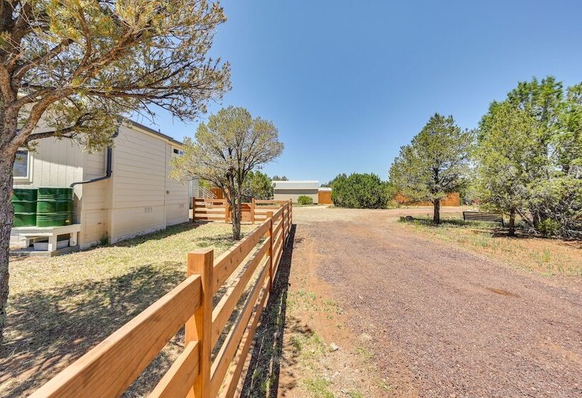 Williams Retreat W/ Patio Oasis & Mountain Views